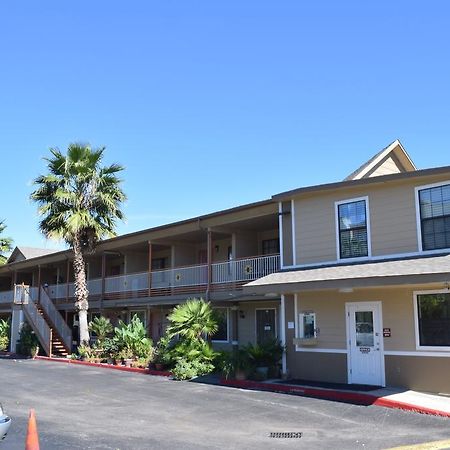 Knights Inn San Antonio/Fort Sam Houston Bagian luar foto